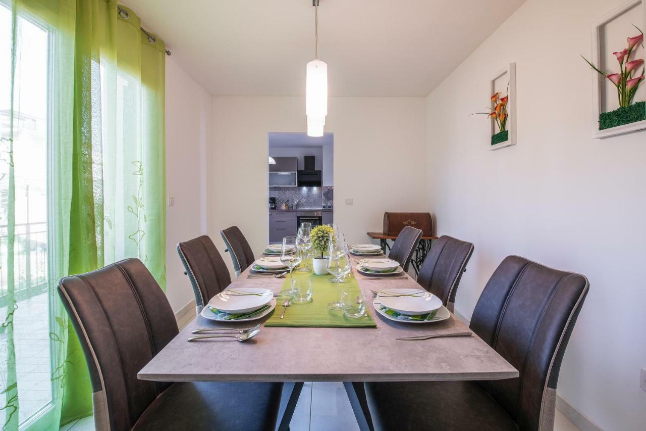 Family Ingrid Apartment Pula